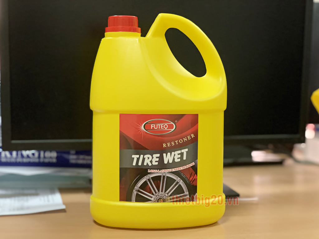 Dưỡng đen và bóng lốp Futeq Tire Wet - 450l